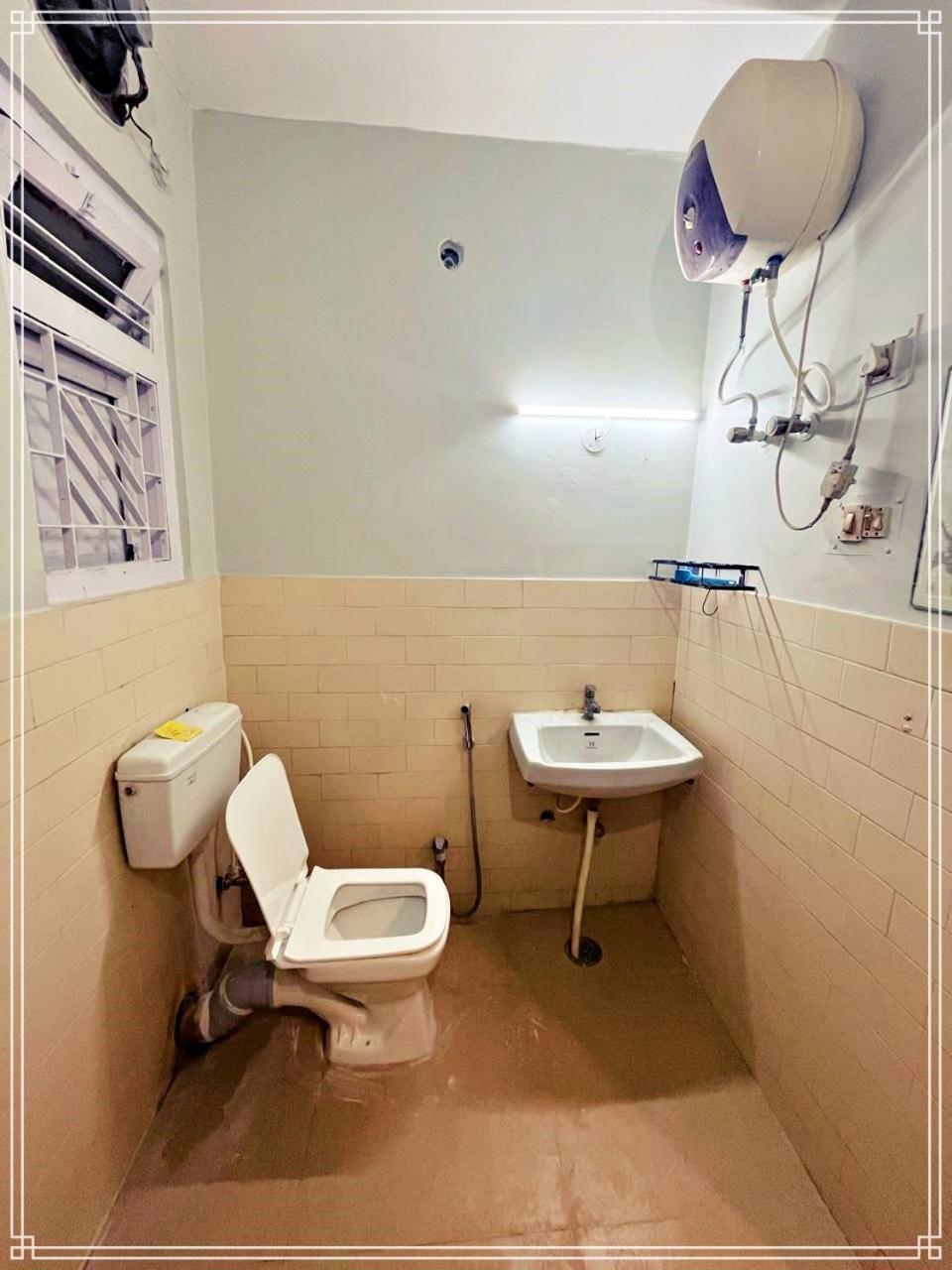 غاواهاتي Kanak Laxmi Villa B & B المظهر الخارجي الصورة